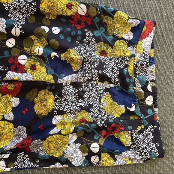 Floral Patterned Pants - Picture 2 of 5